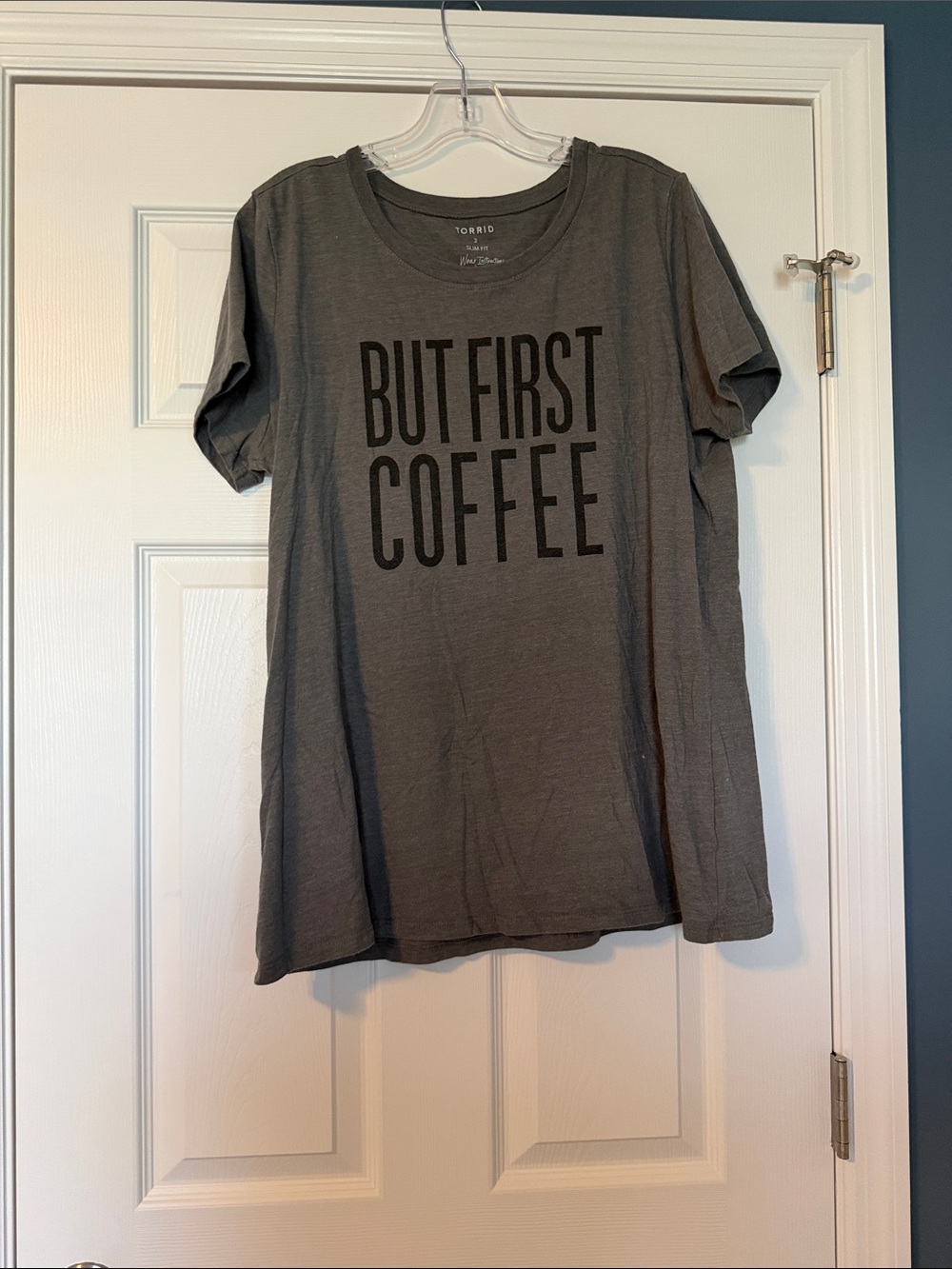 Torrid slim fit tee size 2